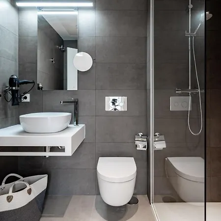 Limehome Ronda De Capuchinos Apartment Seville
