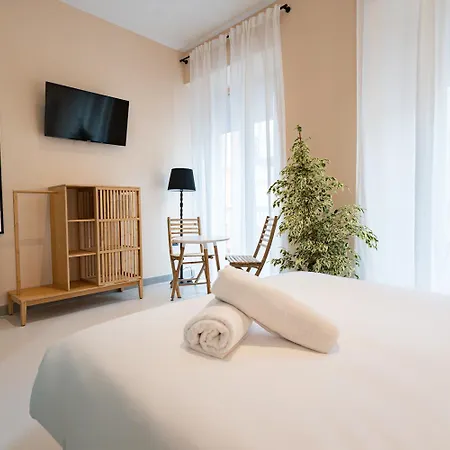 The Clover Guest house Seville