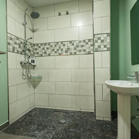 The Clover Guest house Seville