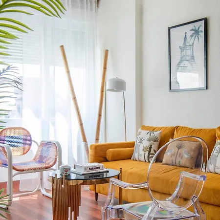 Monkeys La Campana Apartment