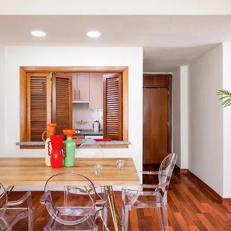 Monkeys La Campana Apartment *