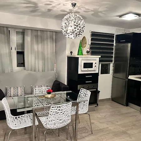 Enzo Apartment Seville
