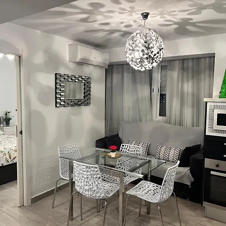 Enzo Apartment Seville