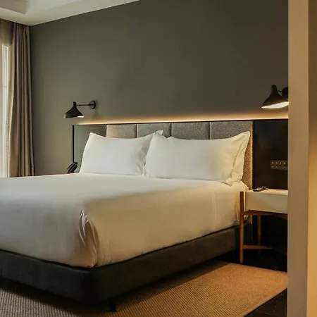 Mercer Plaza 5 Gl 세비야