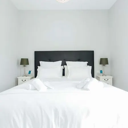 Modern And Luxurious -3 Bdr 2bth- Pastor Y Landero Apartment *