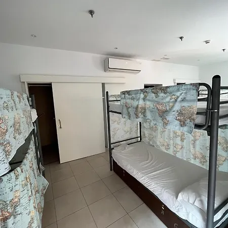 Auberge de jeunesse A2c (adults Only) *