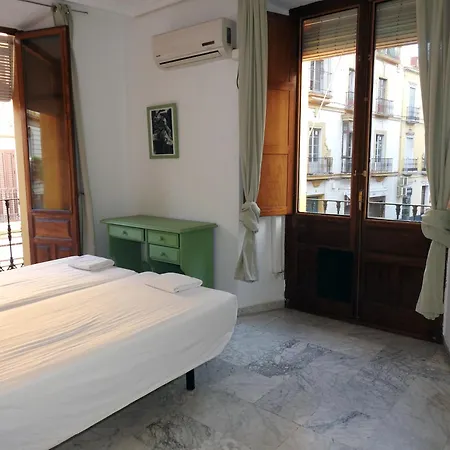 En Sevilla Centro Con Vistas A La Plaza Alameda De Hercules - Hasta 7 Personas