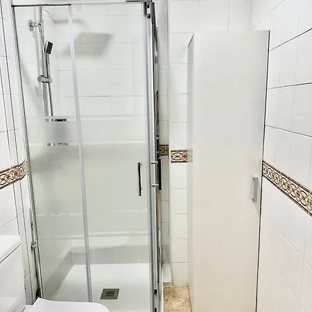 Acogedor Y Moderno En Pleno Centro De Con Parking Gratis Apartamento