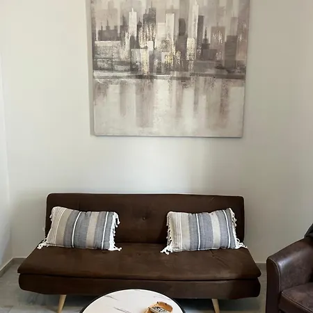 Triana Pelay Apartment *