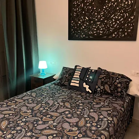 Triana Pelay Apartment *