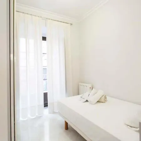 Minimalism And Modern- 2bd 1bth- Setas Apartment Seville