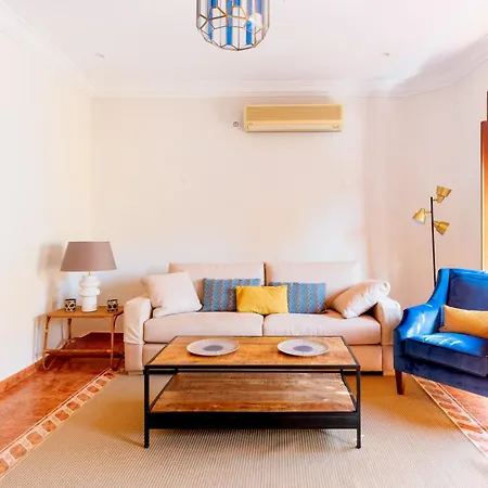 Apartment Aoa Gardens Family House Seville
