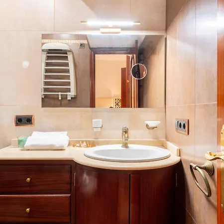 Apartment Aoa Gardens Family House Seville