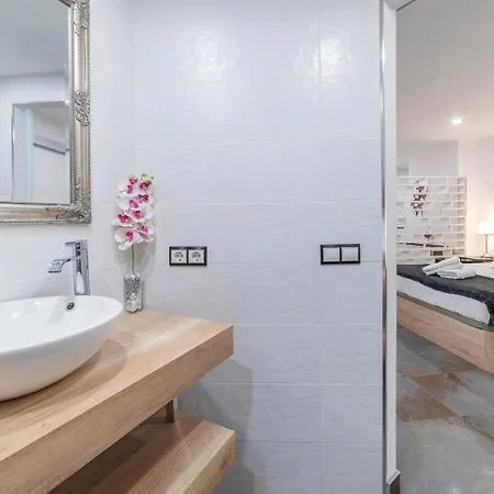 Estudio 10 Junto A La Campana Alameda Setas * Seville