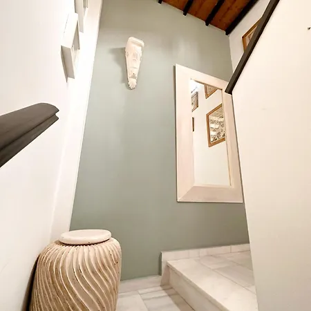 Atico Duplex Triana , Apartment