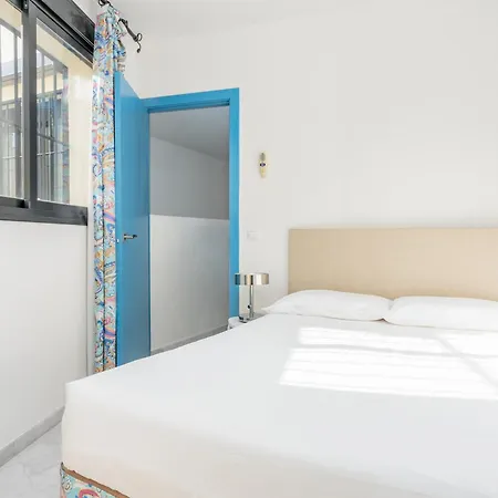 Smartr Duenas Apartment