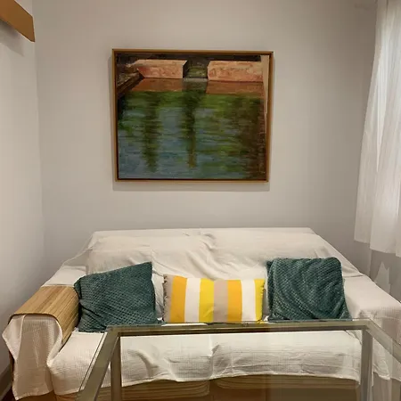 Bonito, Tranquilo Y Fresco En Nervion Apartment