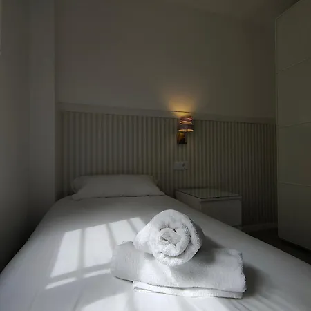 Casa Mallen, Con Amplia Terraza, En El Barrio De Nervion Apartment