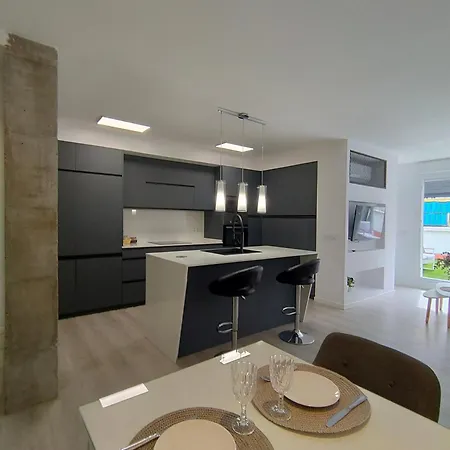 Apartment Casa Mallen, Con Amplia Terraza, En El Barrio De Nervion Sevilla