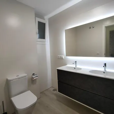 Apartment Casa Mallen, Con Amplia Terraza, En El Barrio De Nervion