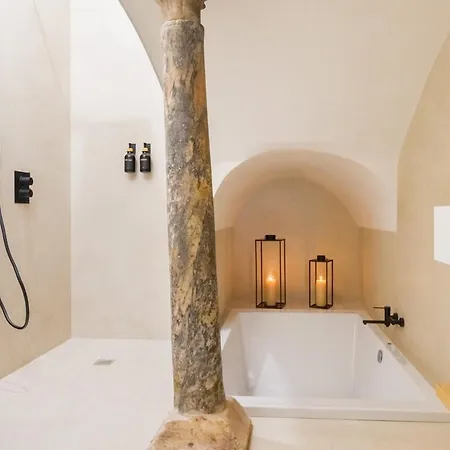 Luxurious With Jacuzzi In Casa Pilatos Apartment