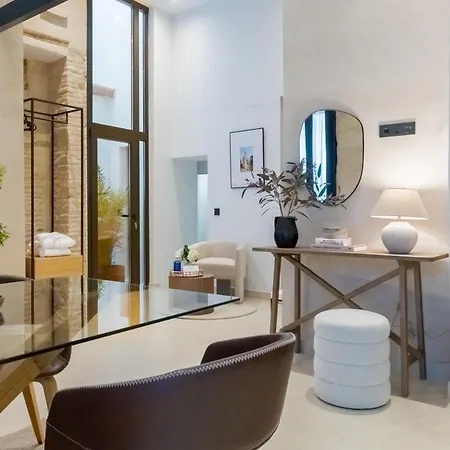Luxurious With Jacuzzi In Casa Pilatos Apartment *