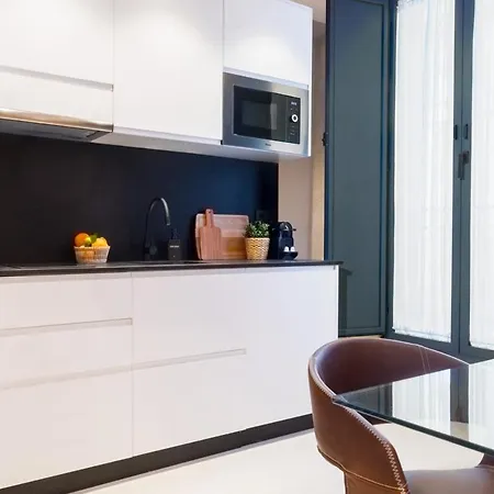 Luxurious With Jacuzzi In Casa Pilatos Apartment