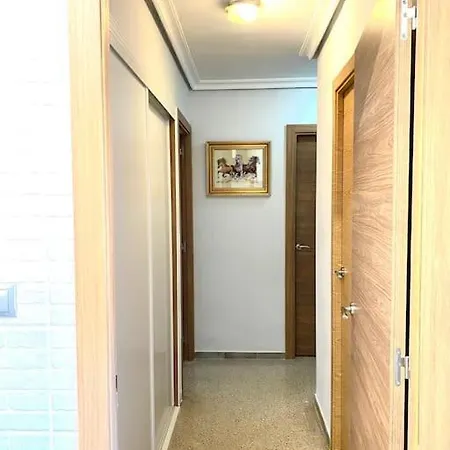 Shared Apartment! Piso Compartido! общая квартира! Homestay Seville