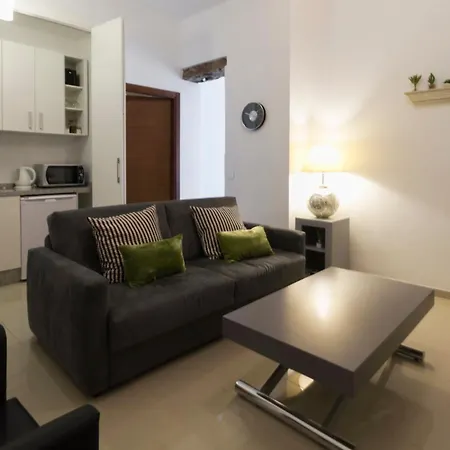 Plaza Nueva Apartment *
