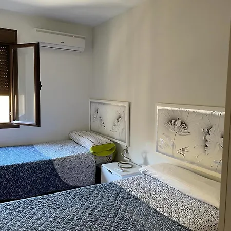 En Luis Montoto, Nervion. Centrico Apartment
