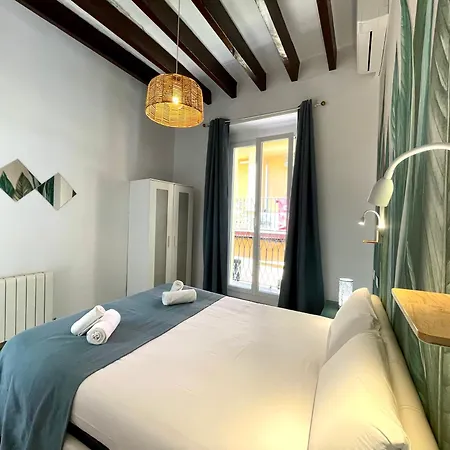 Villa House -rooftop&jacuzzi -stayinseville *
