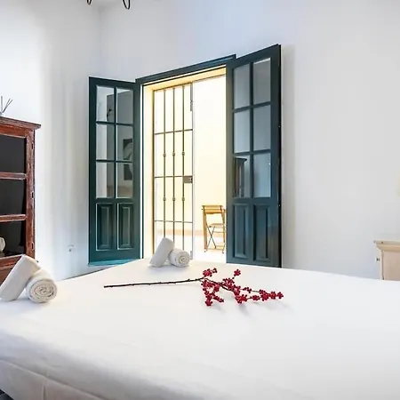 Aitana En Alvarez Quintero Apartment Seville