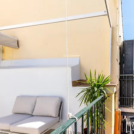 Duplex Con Terraza Junto A La Catedral *