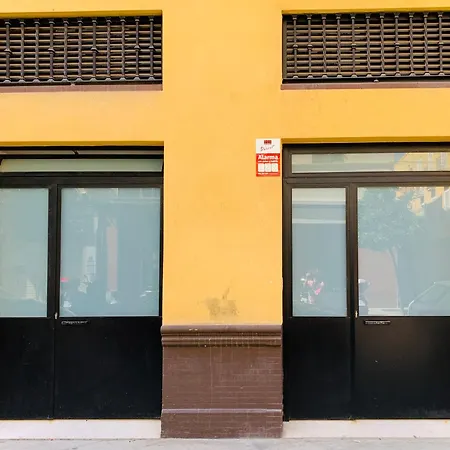 Un Espacio Diferente En Triana. *