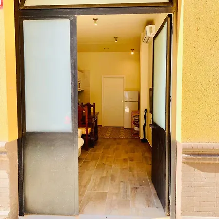 Un Espacio Diferente En Triana. Apartment *