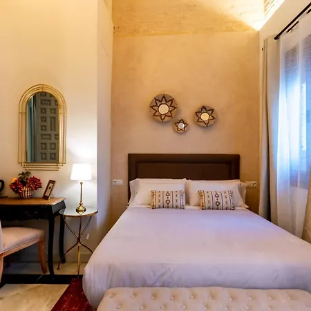 Arco De La Seda - Boutique