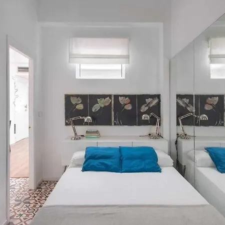 Lujoso Con Patio En Triana Apartment *