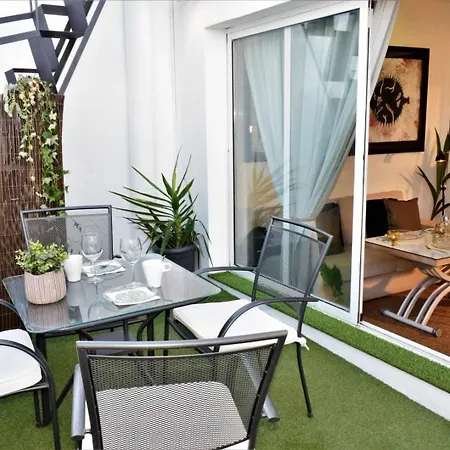 Apartment Atico De Arte Banado En Sol
