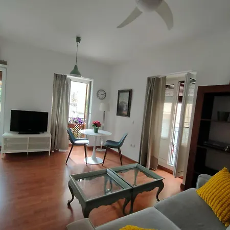 Alameda 1 Apartment