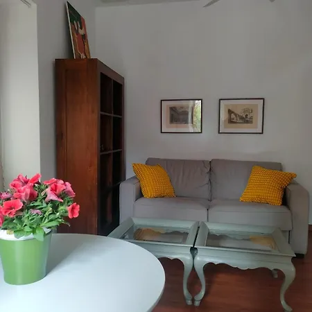 Alameda 1 Apartment