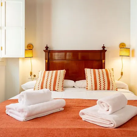 Romana Kindly * Seville