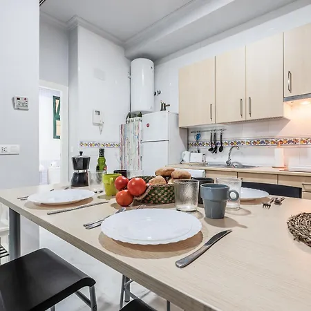 Apartment Castilla 141 *