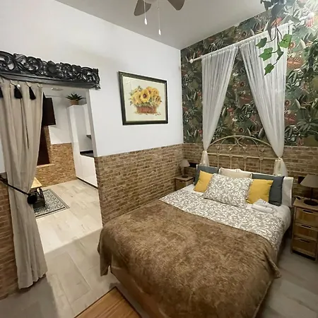 Canal Urban Apartment *
