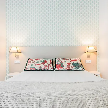 Smartr Duenas Apartment