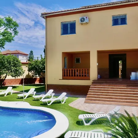 Private Pool! Your Oasis In Sevilla! Bbq! Villa