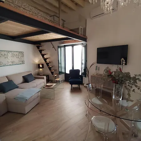 Casa Mora Triana