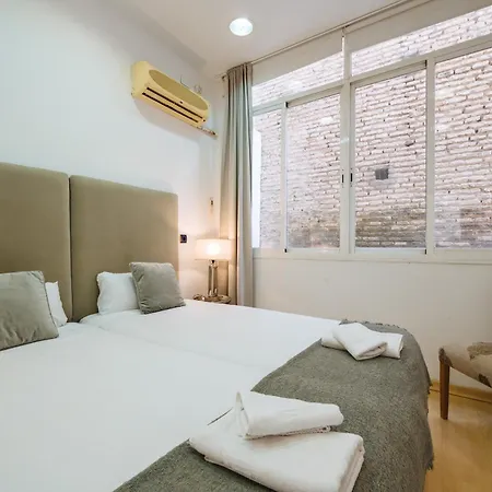 Homeyseville-amazing Views Cathedral Tomas De Ibarra - 8 Pax, Parking Optional Apartment Seville