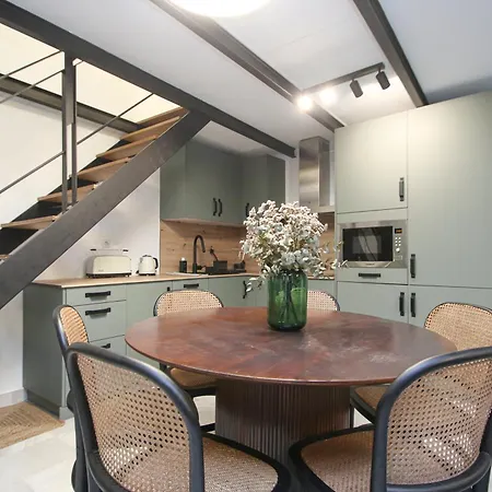 New! Luxurious & Chic Duplex Next To The Cathedral Apartamento Sevilla