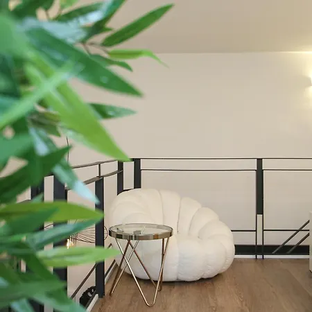Apartamento New! Luxurious & Chic Duplex Next To The Cathedral *