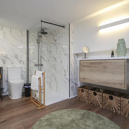 New! Luxurious & Chic Duplex Next To The Cathedral Apartamento Sevilla